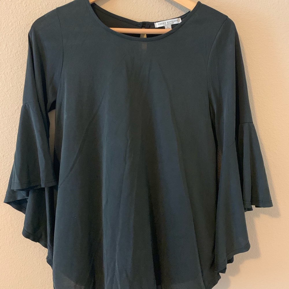 GREEN ENVELOPE Ruffled Sleeve Blouse